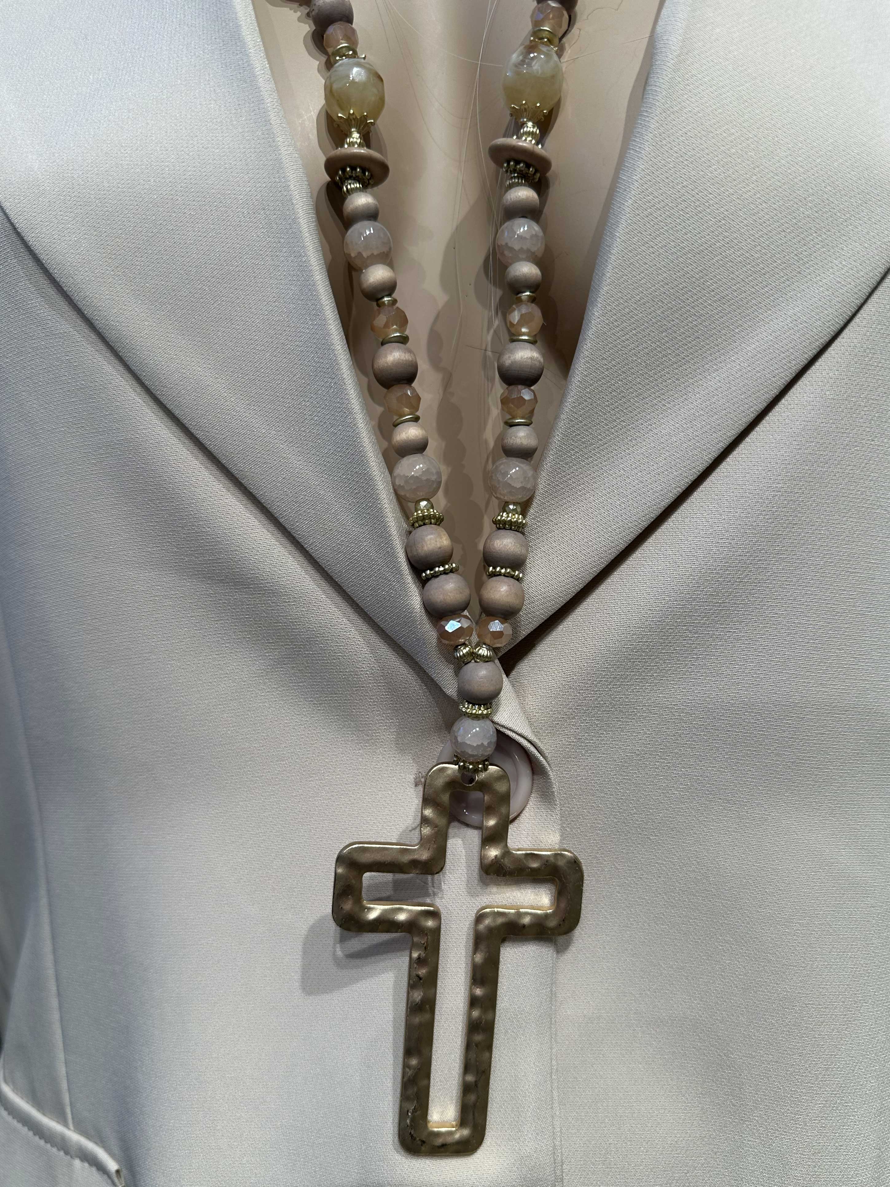 Chioma - Pärlhalsband med kors
